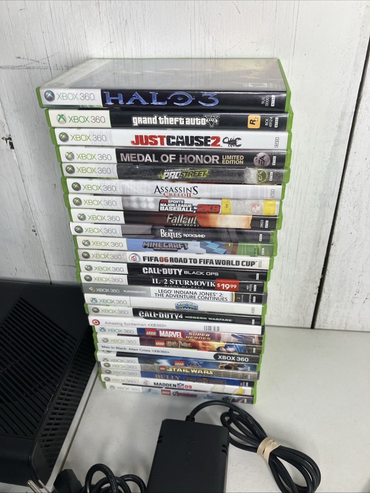 Microsoft Xbox 360 E 500GB 1538 Bundle 2 Controllers 25 Games GTA V HALO FALLOUT
