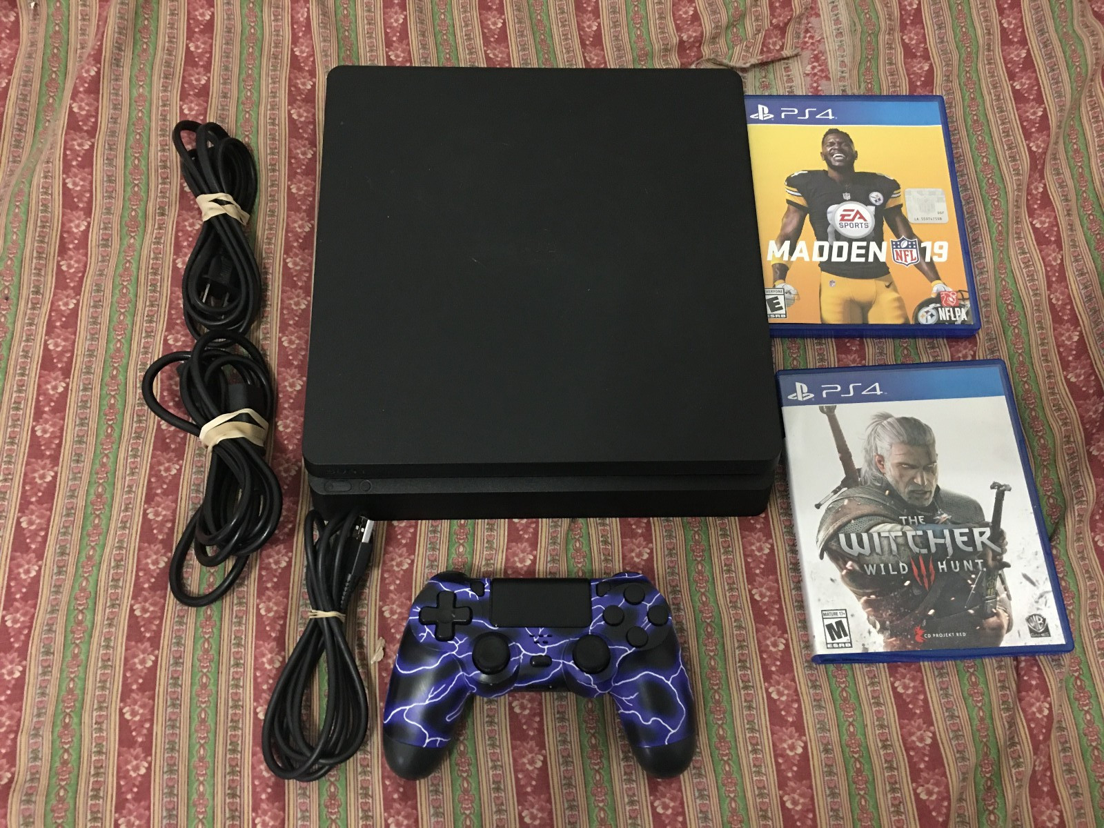 Sony PlayStation 4 slim 1tb system bundle