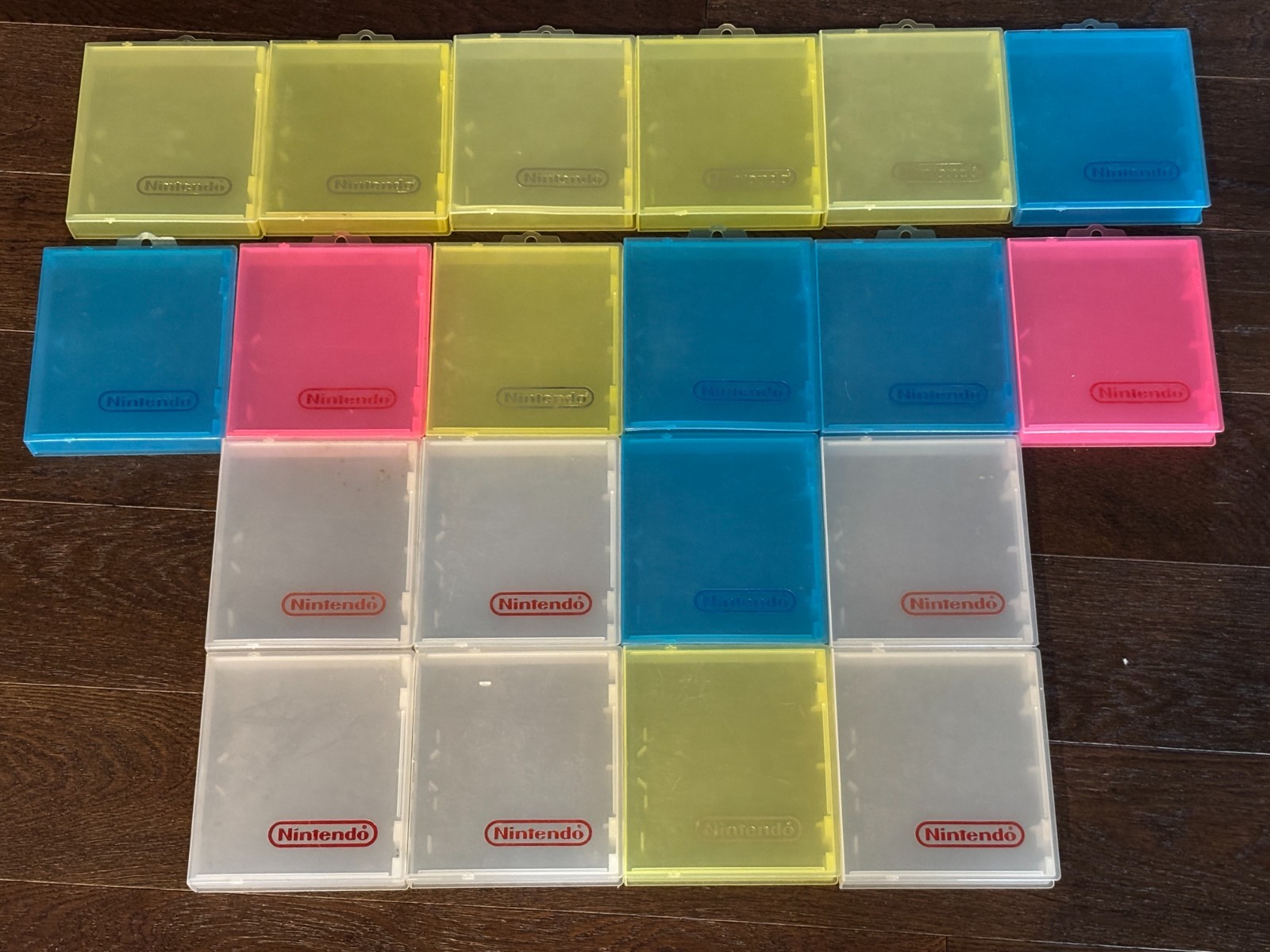 Lot of 20 Nintendo NES Plastic Clamshell Cases Authentic OEM Case
