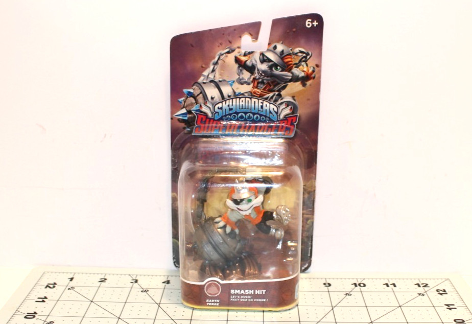 Skylanders SuperChargers Smash Hit Earth Terre New on Card 2015