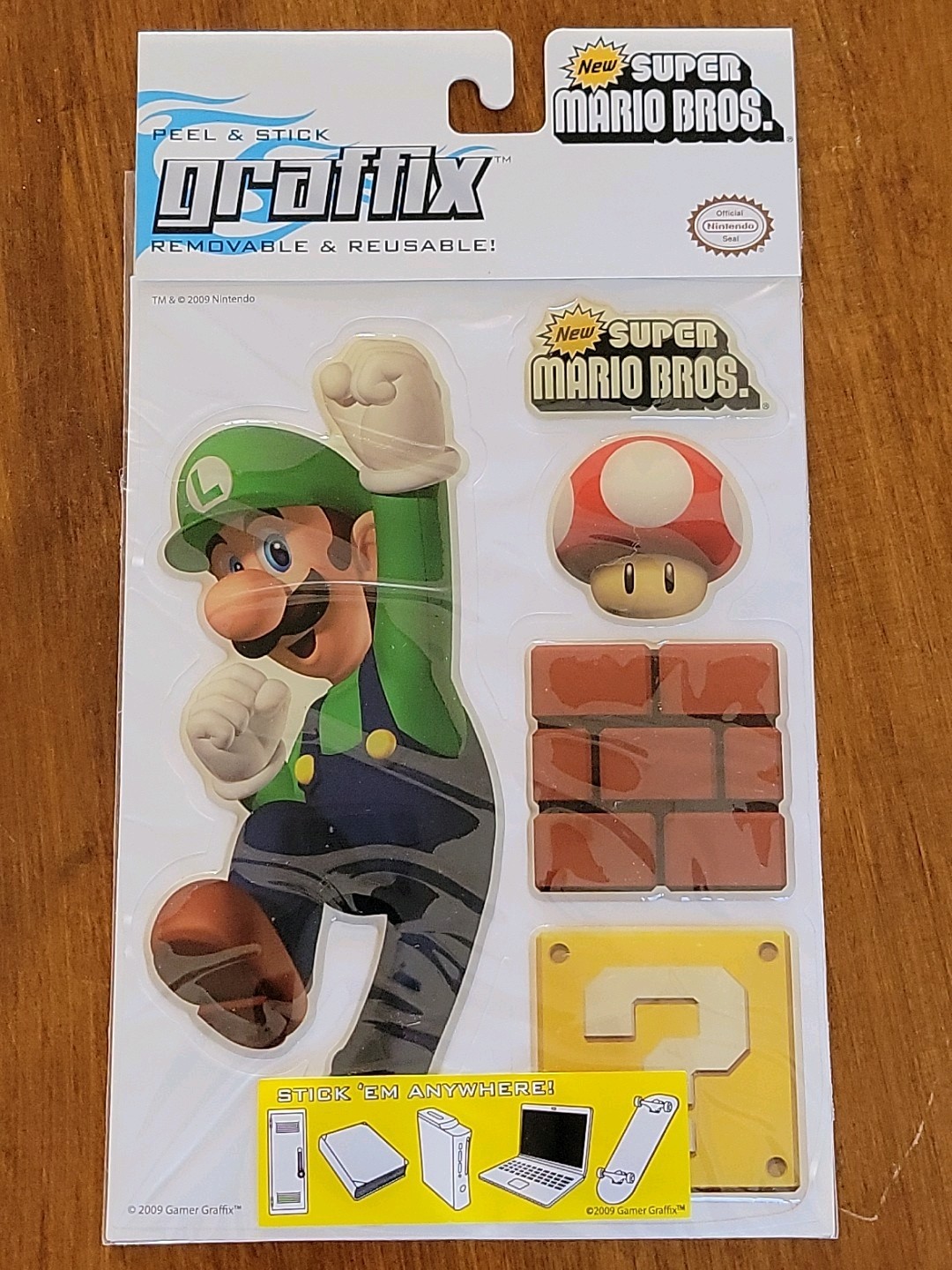SUPER MARIO BROS. LUIGI 1 PACK OF 5 PEEL & STICK REMOVABLE & REUSABLE.BRAND NEW