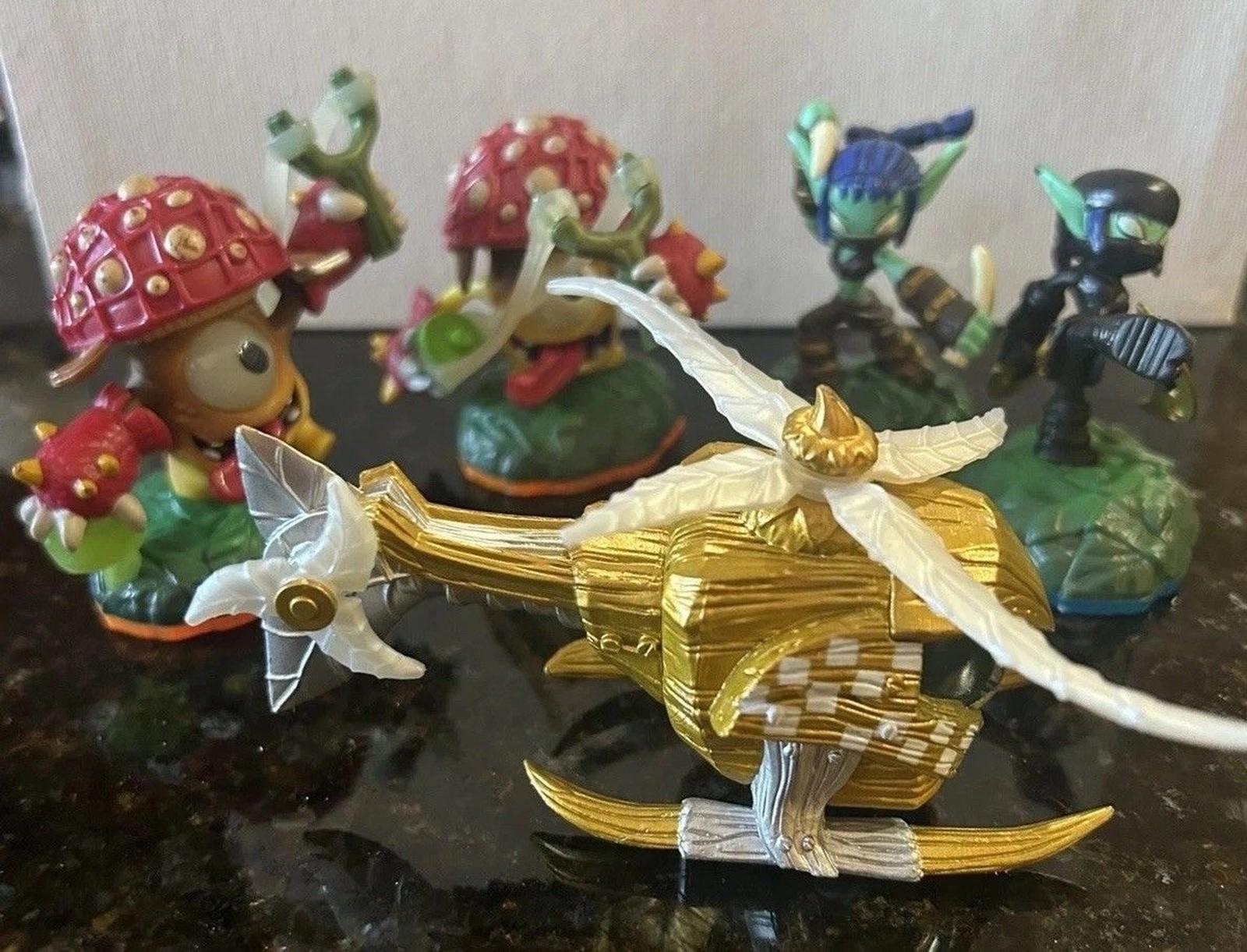 Skylanders LIFE ELEMENT Lot of 5 Nitro Stealth Stinger, LightCore Shroomboom Elf