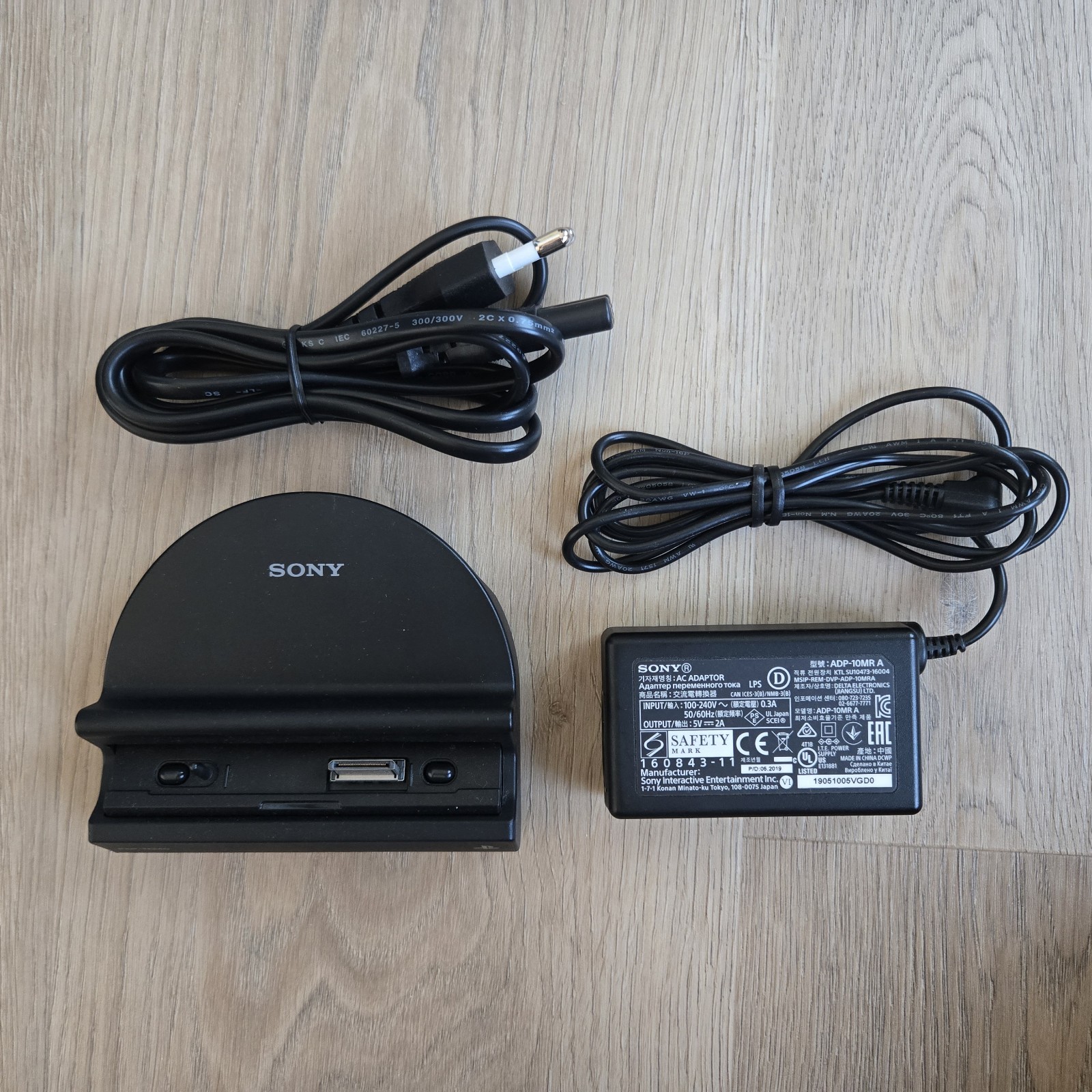 Sony Cradle PSP-N340 Official Dock for PSP Go + Power Adapter (From Korea)