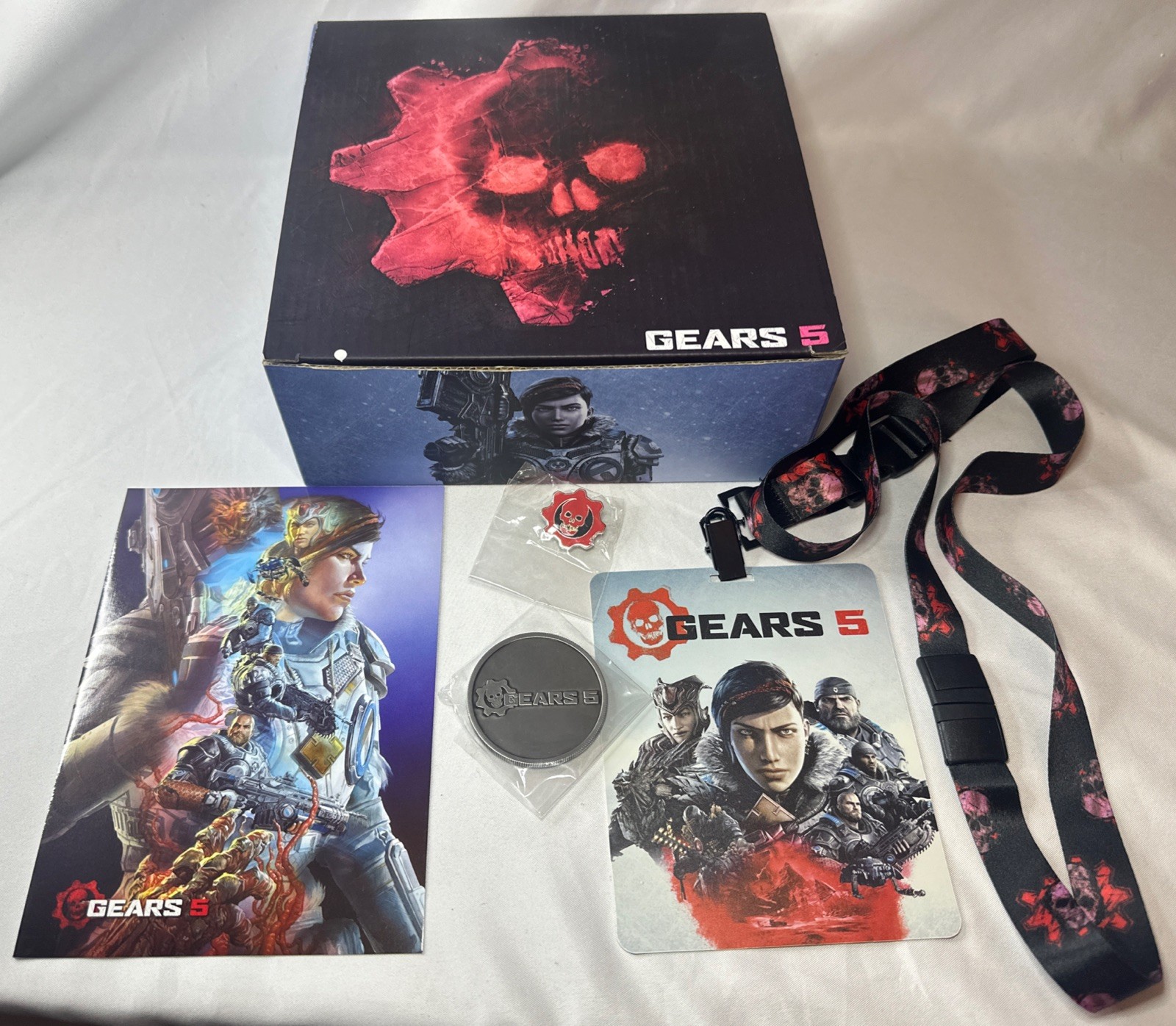 Gears Of War 5 Promo Box Pin + Coin + Lanyard + Art Card Promotional Xbox One