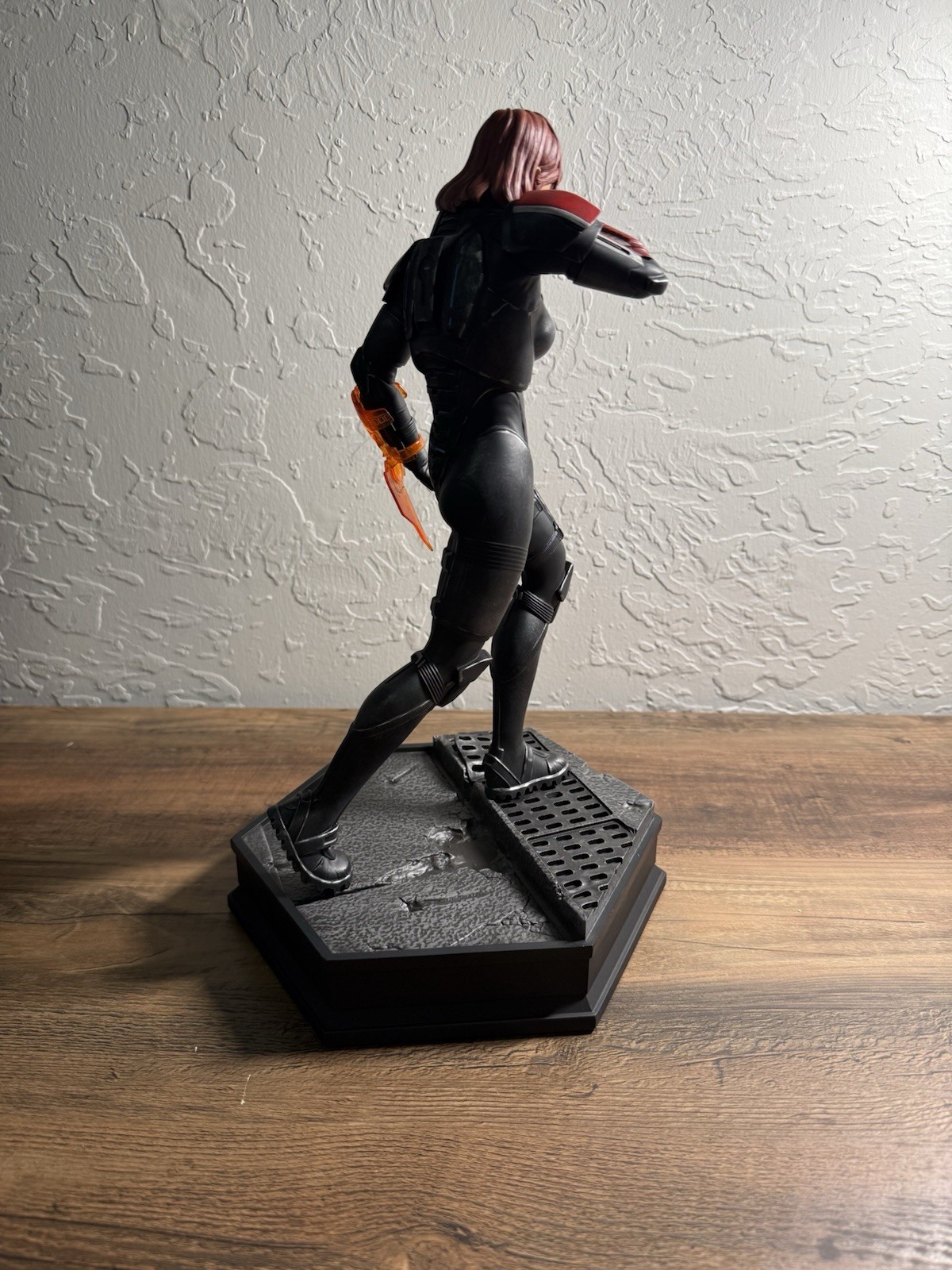 Mass Effect FemShep Statue Dark Horse Edition