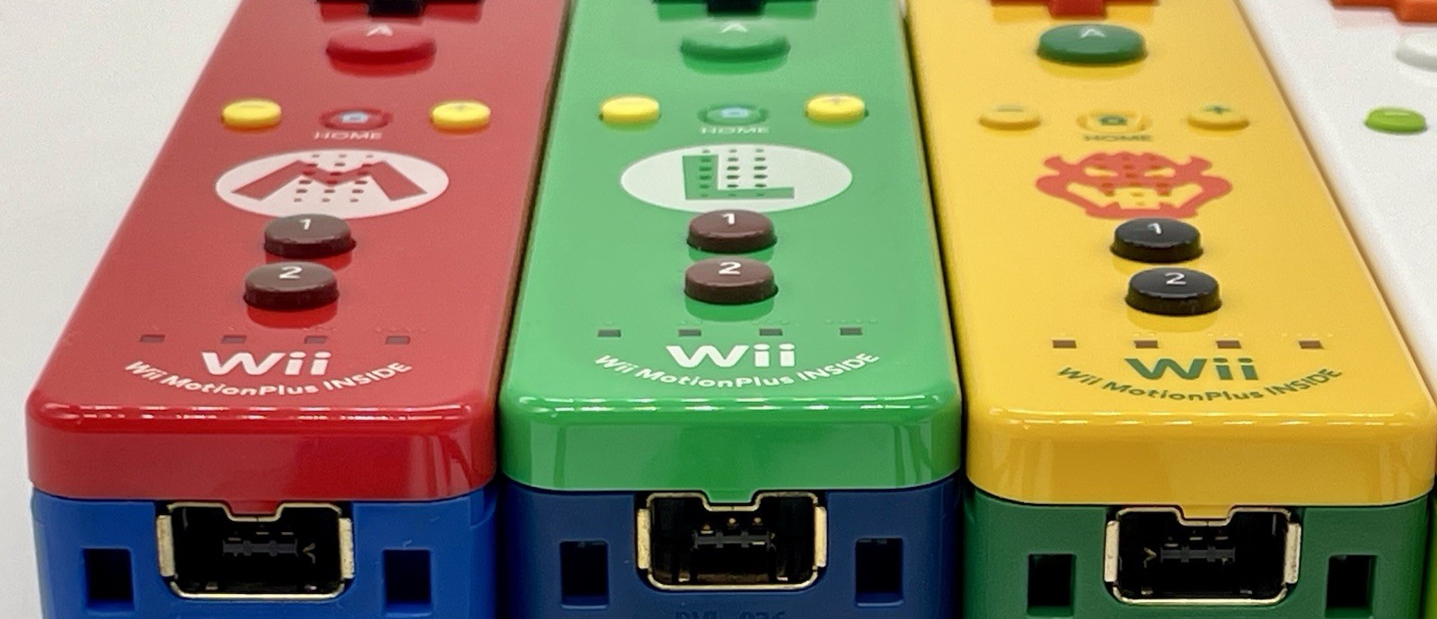 Nintendo Wii Remote Motion Plus Controller Mario Luigi Toad Peach Yossi Bowser