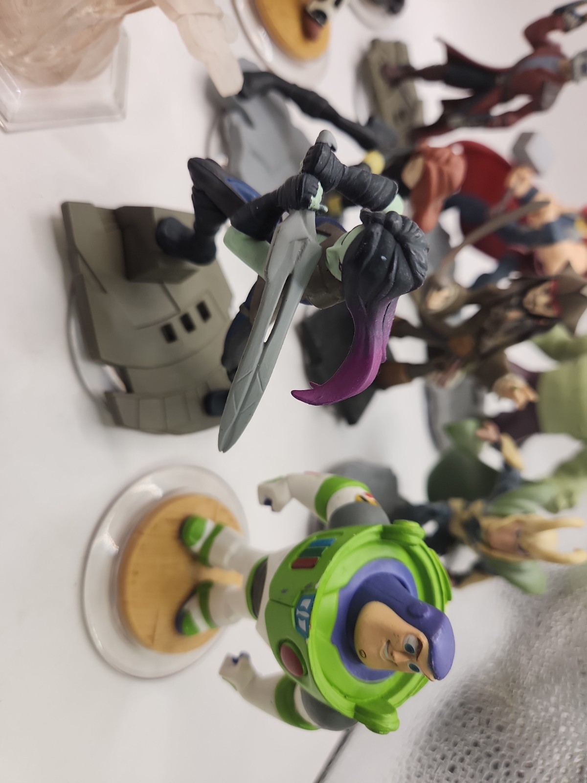 Disney Infinity 13 Figures & 1 Crystal & 1 Power Disc