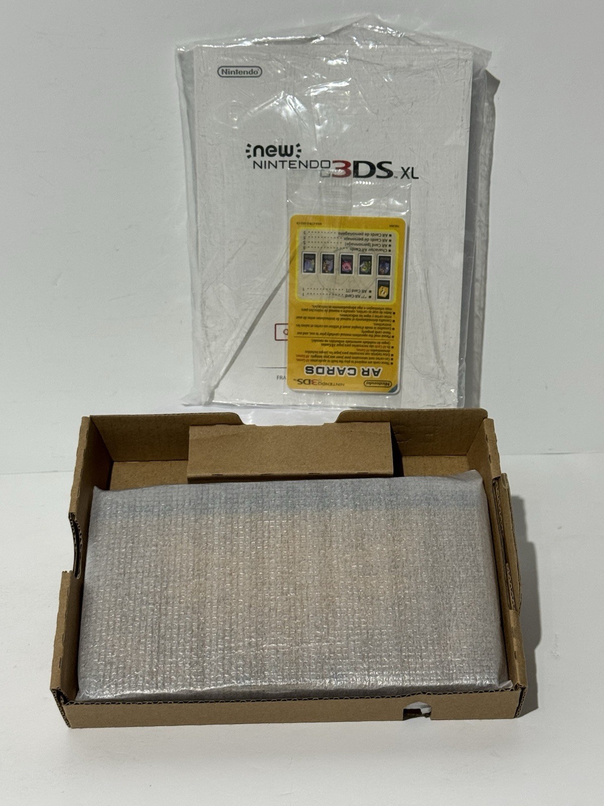 Nintendo New 3DS XL Handheld System Hyrule Edition Complete in Box Zelda Gold