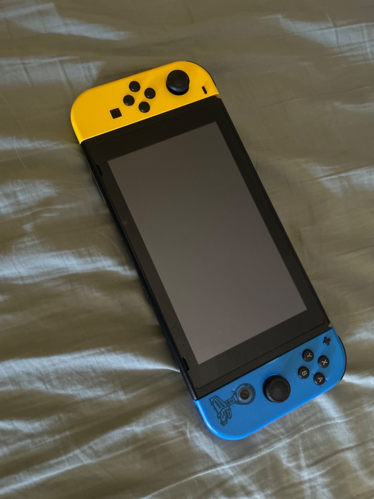 Nintendo Switch HAC-001(-01) Fortnite Wildcat Console Bundle – Yellow/Blue…