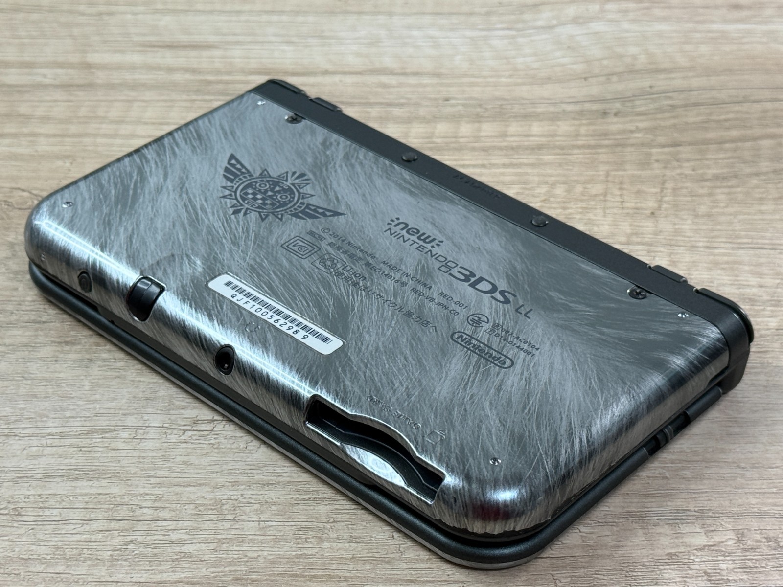 RANK B+ IPS Nintendo New 3DS XL Monster Hunter 4G Console IPS Screen TOP D1837
