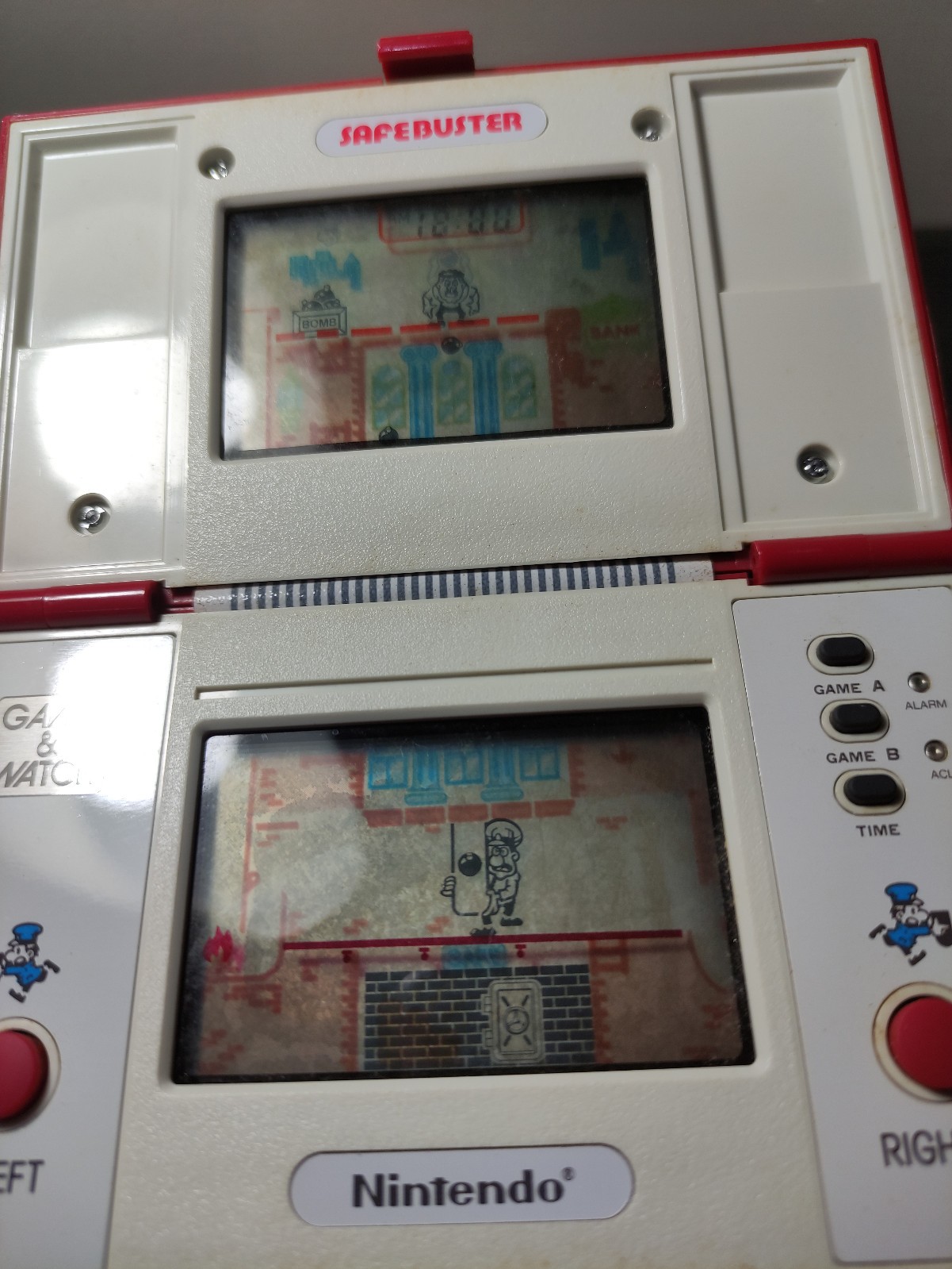 Vintage Nintendo Safe buster Multi Scren Game and watch cib complete pocket size
