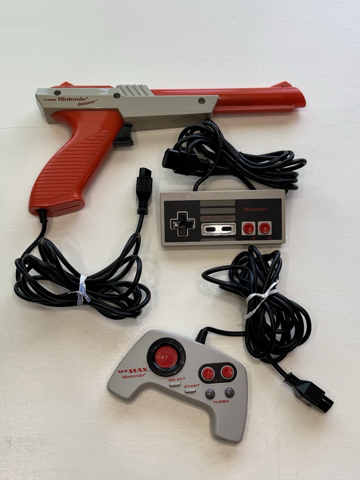 LOT of 3 NES Controllers TESTED = 1 NES-004 + 1 NES-027 MAX + 1 NES-005
