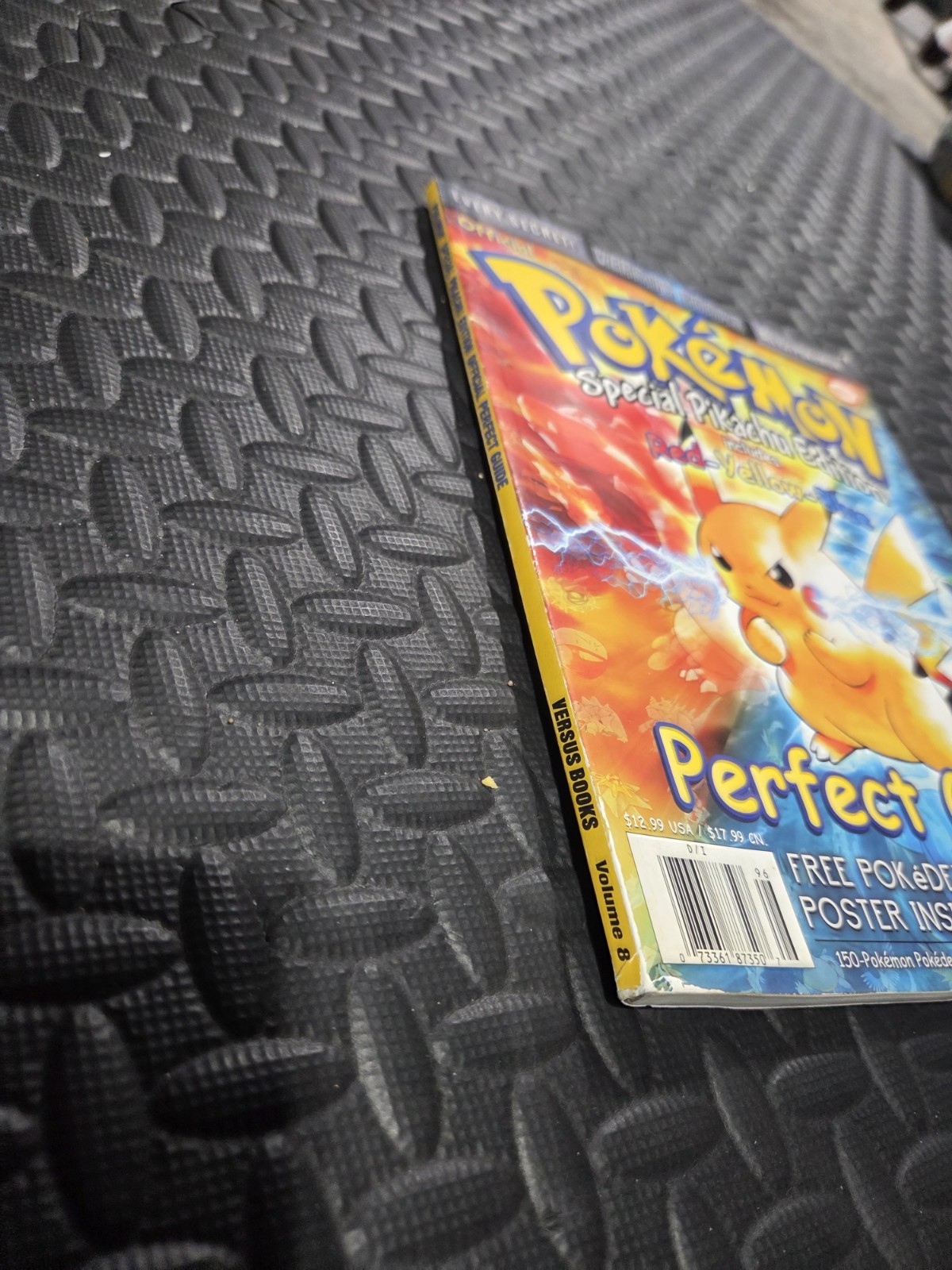 Pokémon Special Pikachu Edition Perfect Guide Red Yellow Blue W/ Poster
