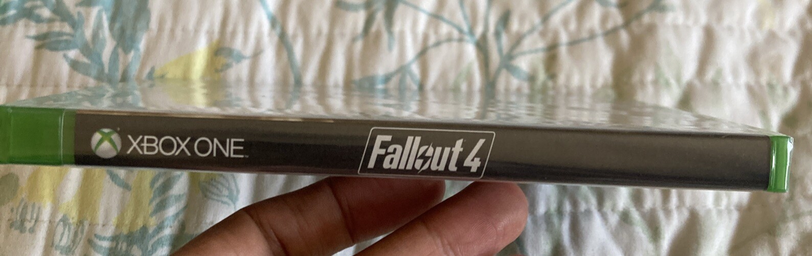Fallout 4 (Pip-Boy Edition) (Xbox One, 2015)