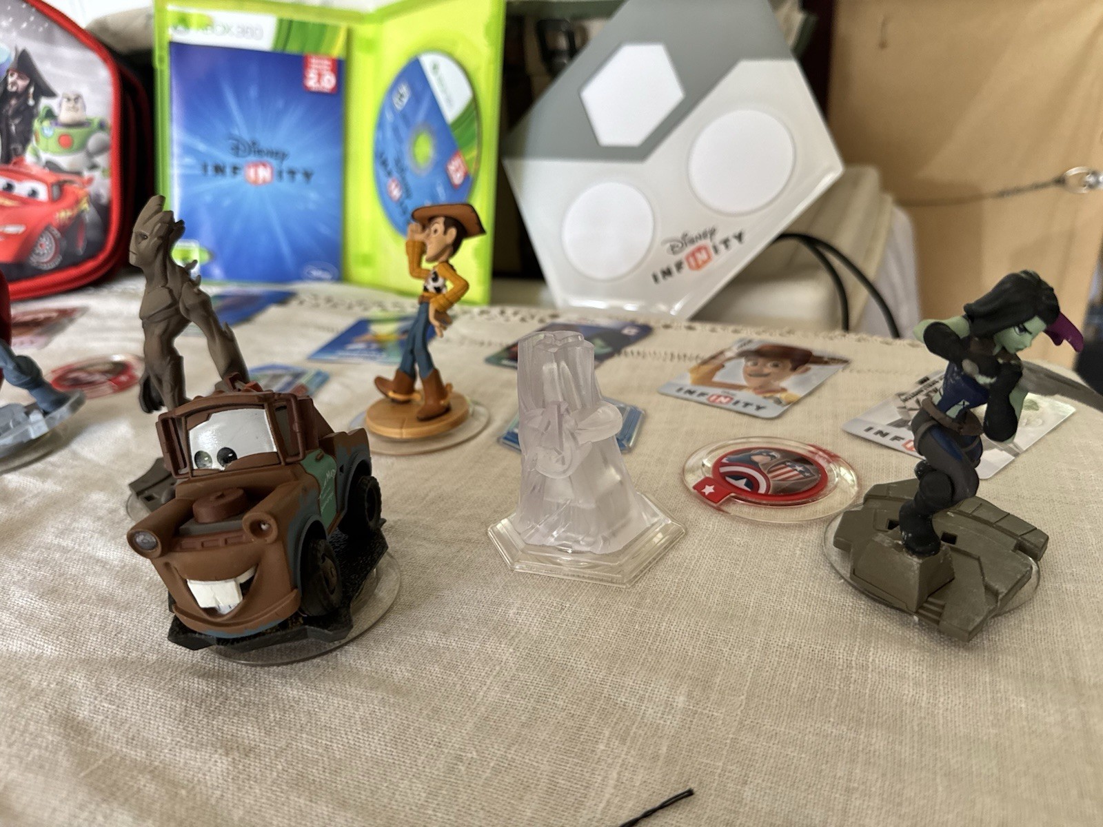Disney Infinity 2.0 Xbox 360 Game Bundle w/ Portal Base & Figures Iron Man