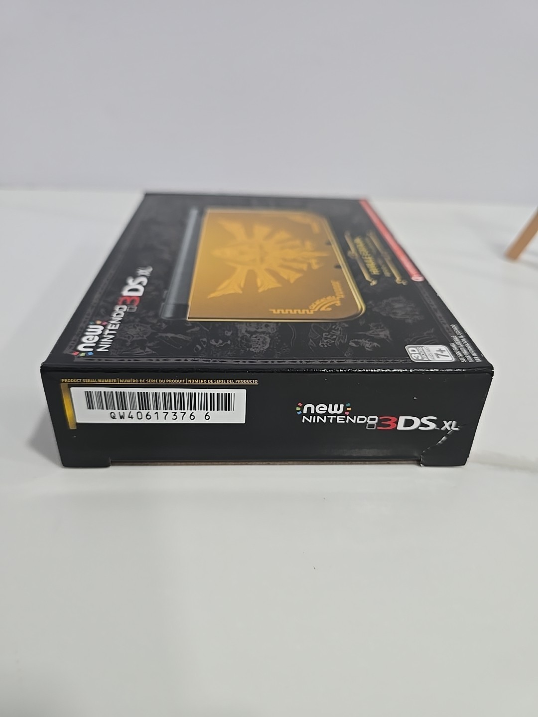 Nintendo New 3DS XL Hyrule Gold Edition Handheld System CIB w/ AR Cards & Manual