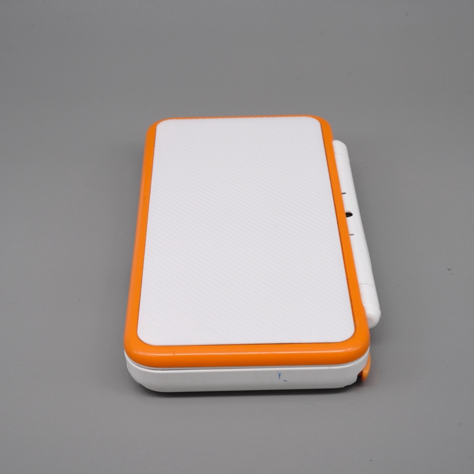 Nintendo “New” 2DS XL LL Console White & Orange w/ extras (USA Seller)