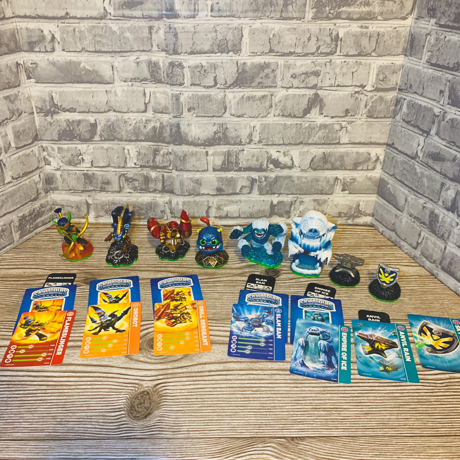 Skylanders: Spyro’s Adventure: Empire Of Ice Set Plus 4 Extra Figures