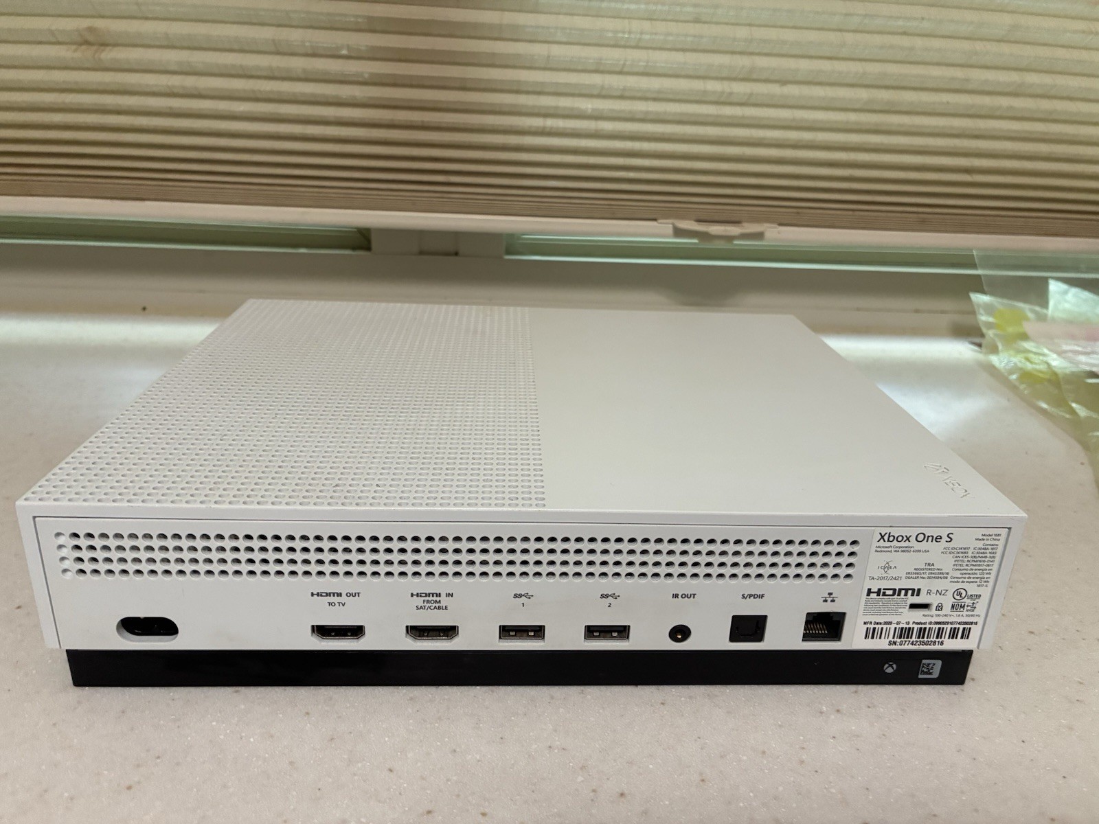 Xbox One S 1TB Console – White (XBS1TB) No Controller