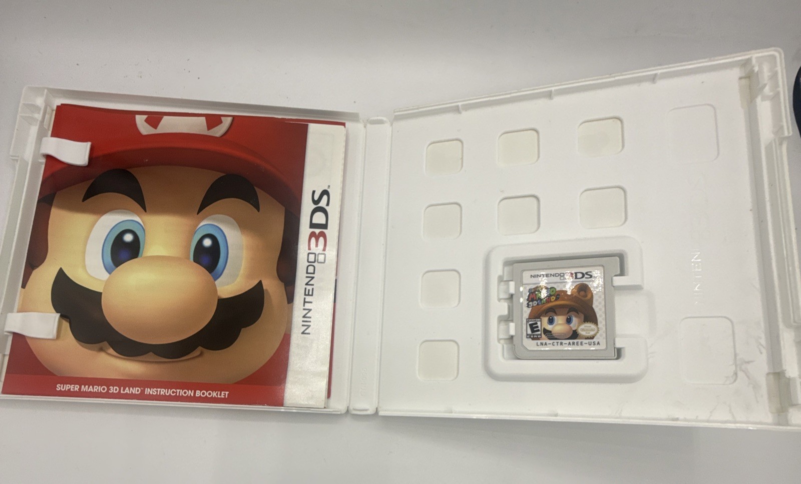 Super Mario 3D Land (NIntendo 3DS, 2011) Complete in Box