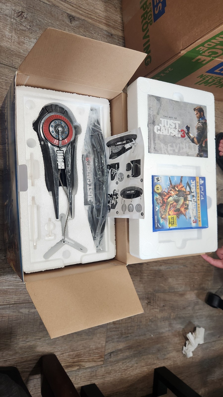 Just Cause 3 Collector’s Edition (PS4) in box. Game included