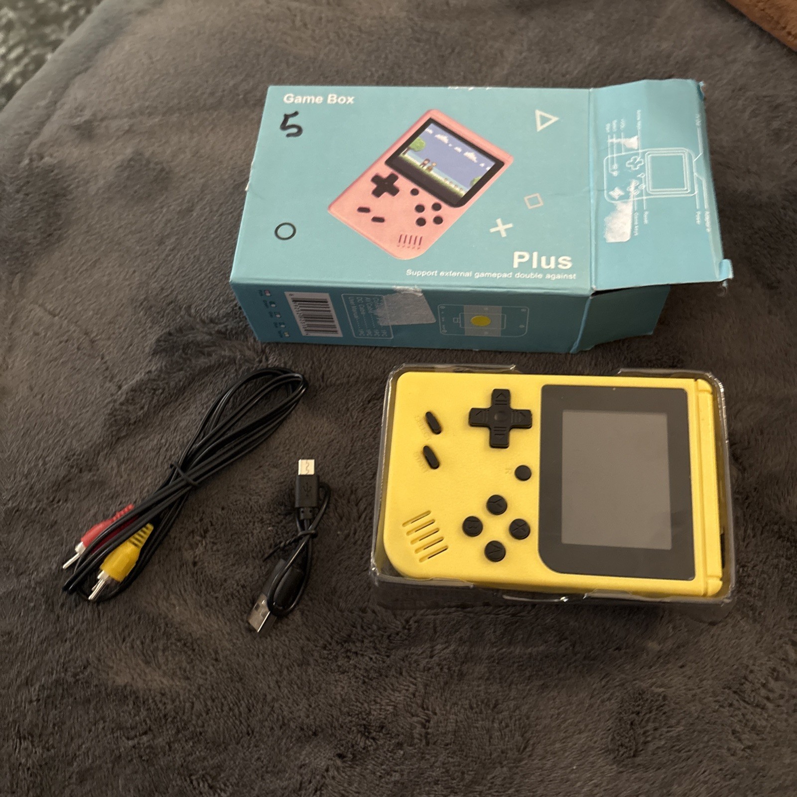 GAME BOX PLUS COMES WITH Hundreds Of Games Built In Games Rechargeable/2 Devices
