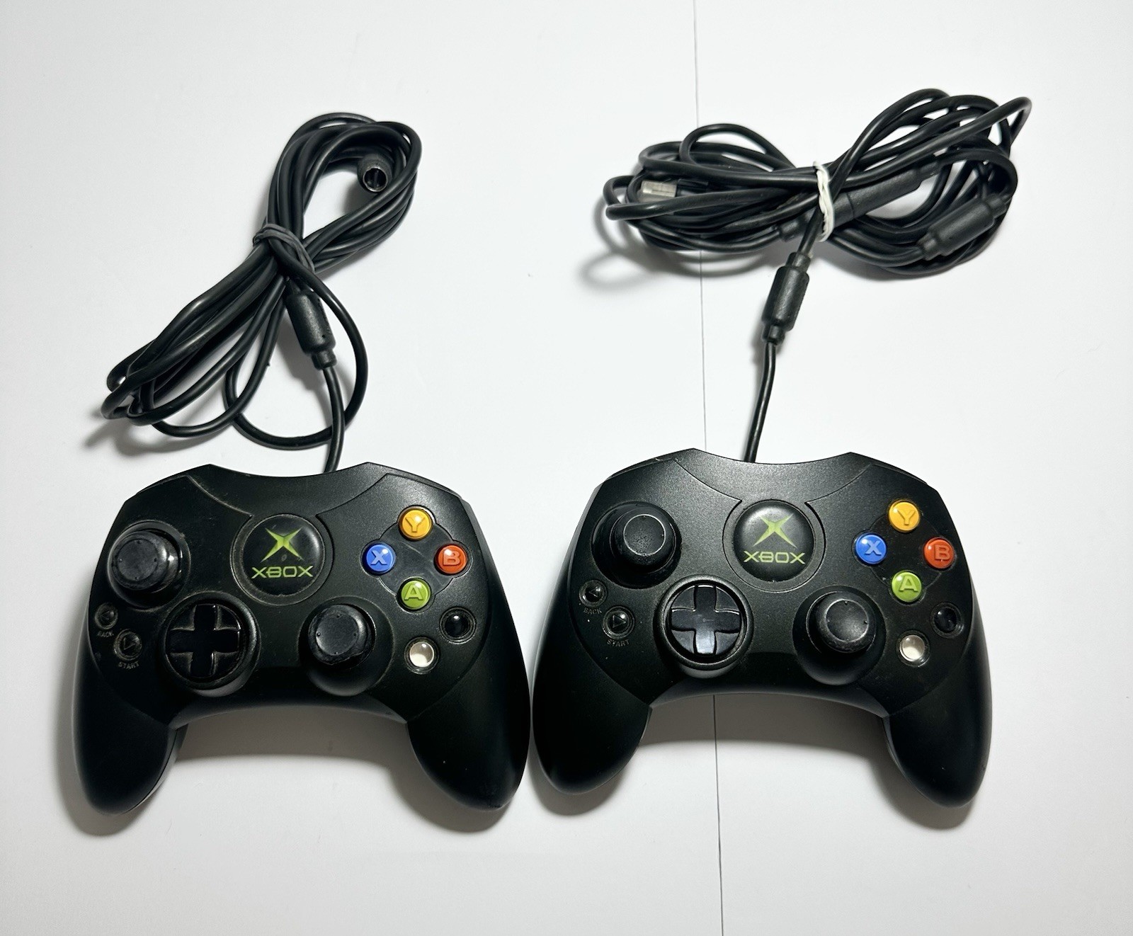 Microsoft Xbox 8GB Console & 2 Controllers – Black – Won’t Read Discs