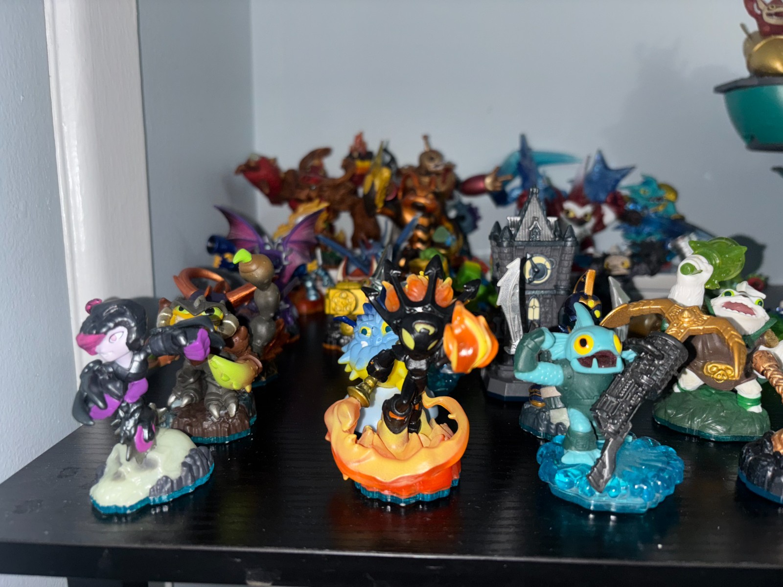 Skylanders collection with Flynn’s ship (not complete), 2 Portals, and 4 games
