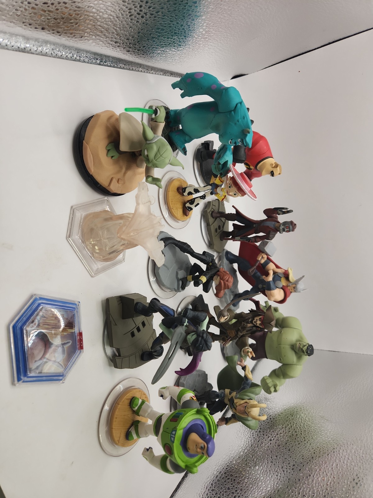 Disney Infinity 13 Figures & 1 Crystal & 1 Power Disc