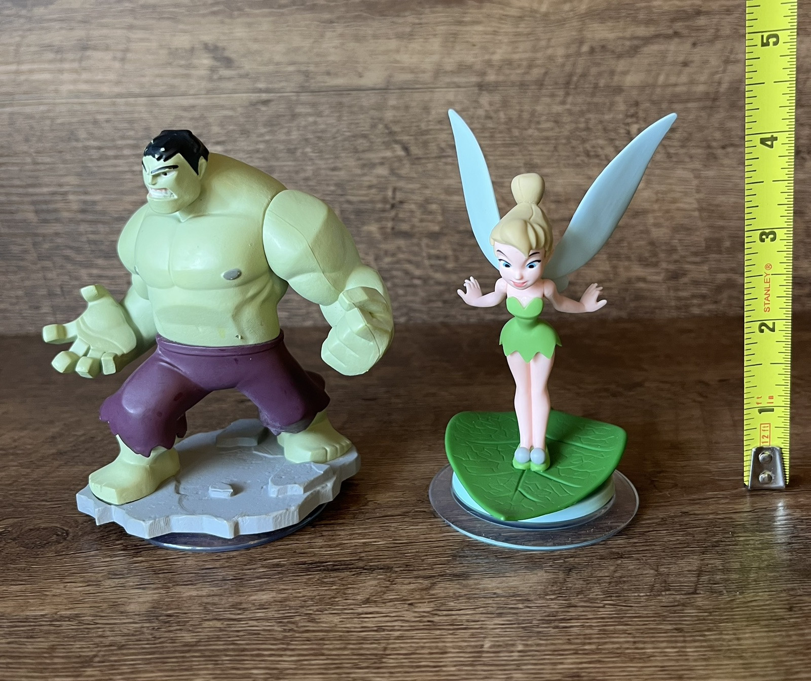 WIIU Disney Infinity Bundle Hulk Tinkerbell Captain America Figures With Base