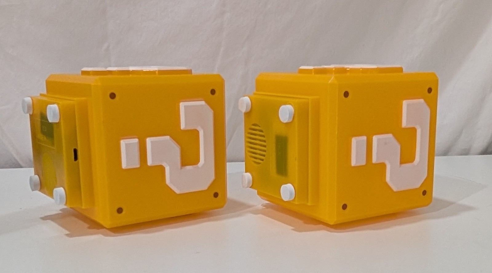 X2 Super Mario Bros Mini Question Box Lights Up w Sound. No Cords (A23)