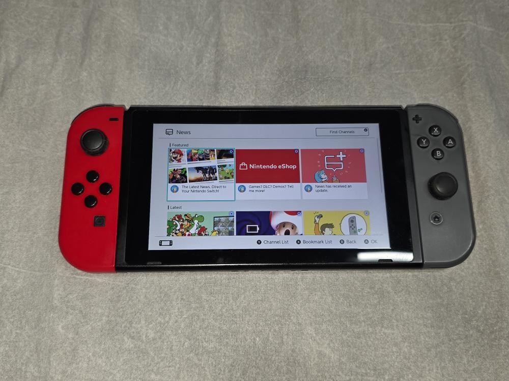 NINTENDO SWITCH HANDHELD – HAC-001(-01) V2 (PIT007410)