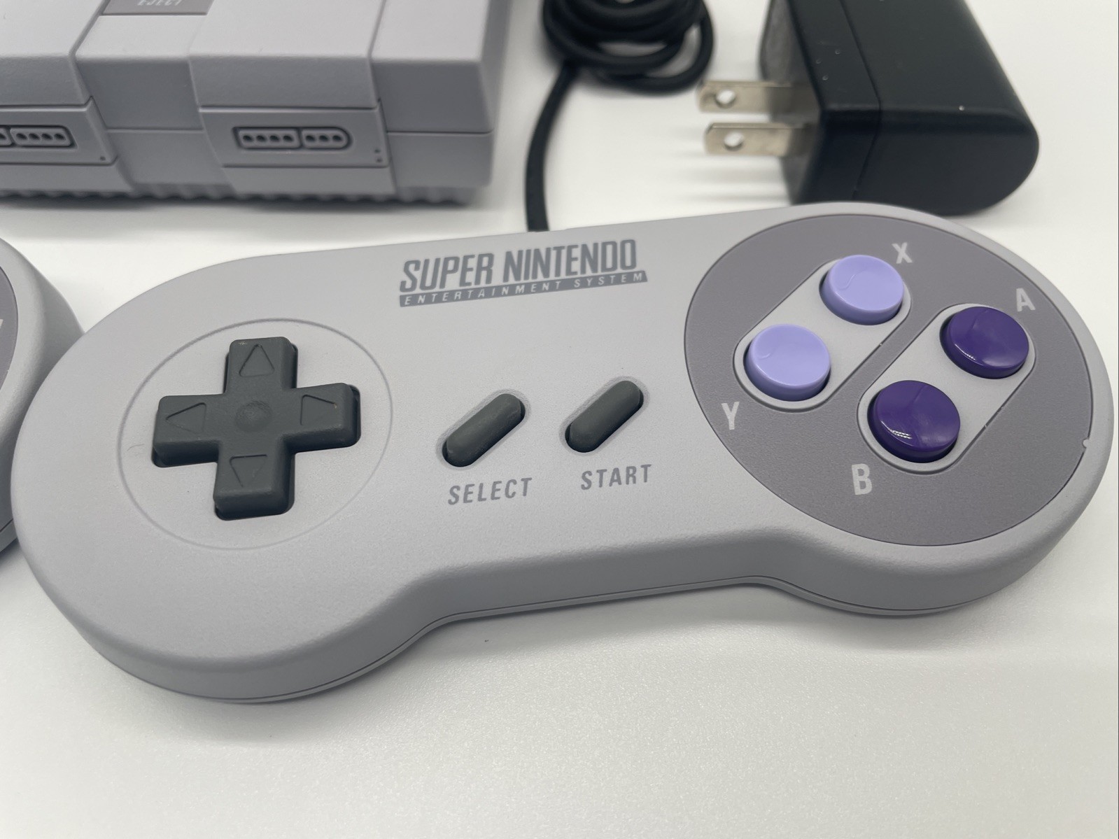 Nintendo Super NES Classic Edition Mini Console w/2 Controllers Mint!