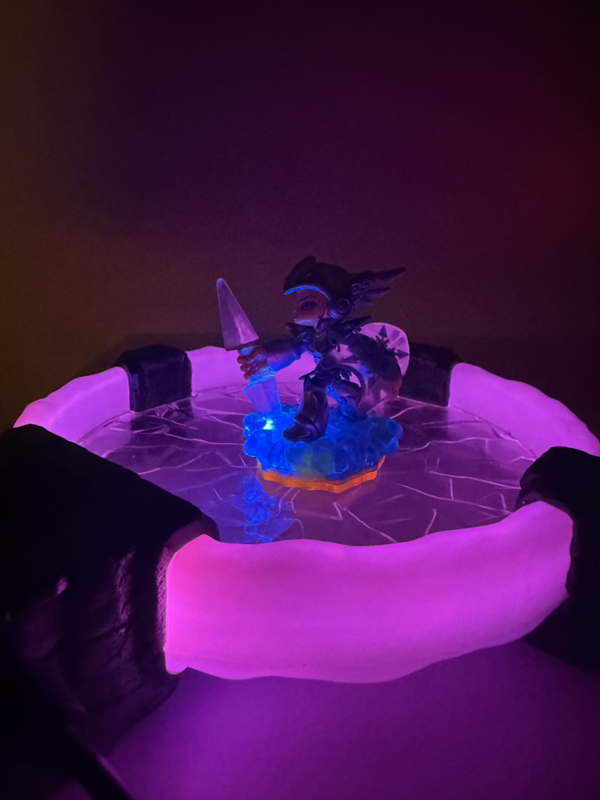 SKYLANDERS GIANTS LIGHTCORE CHILL FIGURE – WATER ELEMENT TESTED AND WORKING