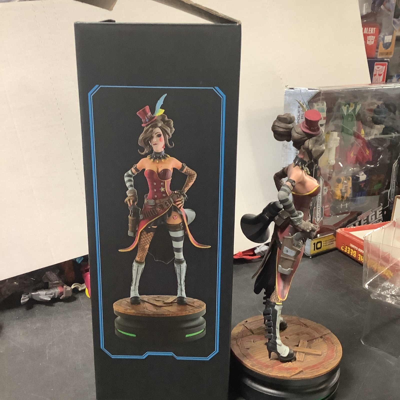 Borderlands 3 Mad Moxxi 9″ Statue Figure Modern Icons ThinkGeek Excl. w/ Box