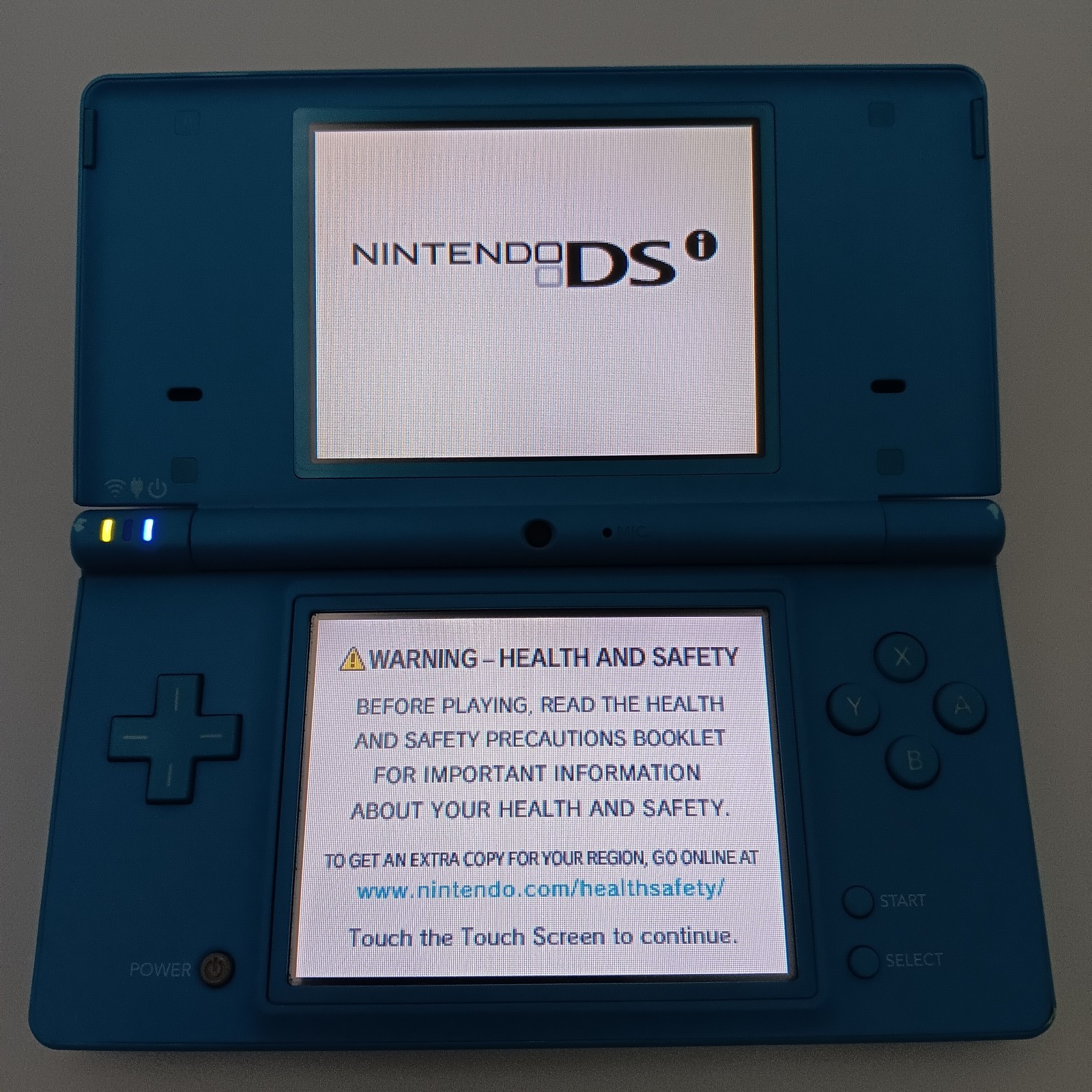 Nintendo DSI Handheld System Blue With Charger & Stylus Clean Tested