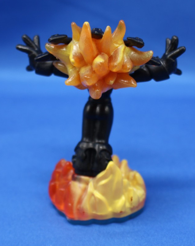 Lot of 2 Skylanders Swap-Force Figures Blast Zone & Smolderdash Light Core