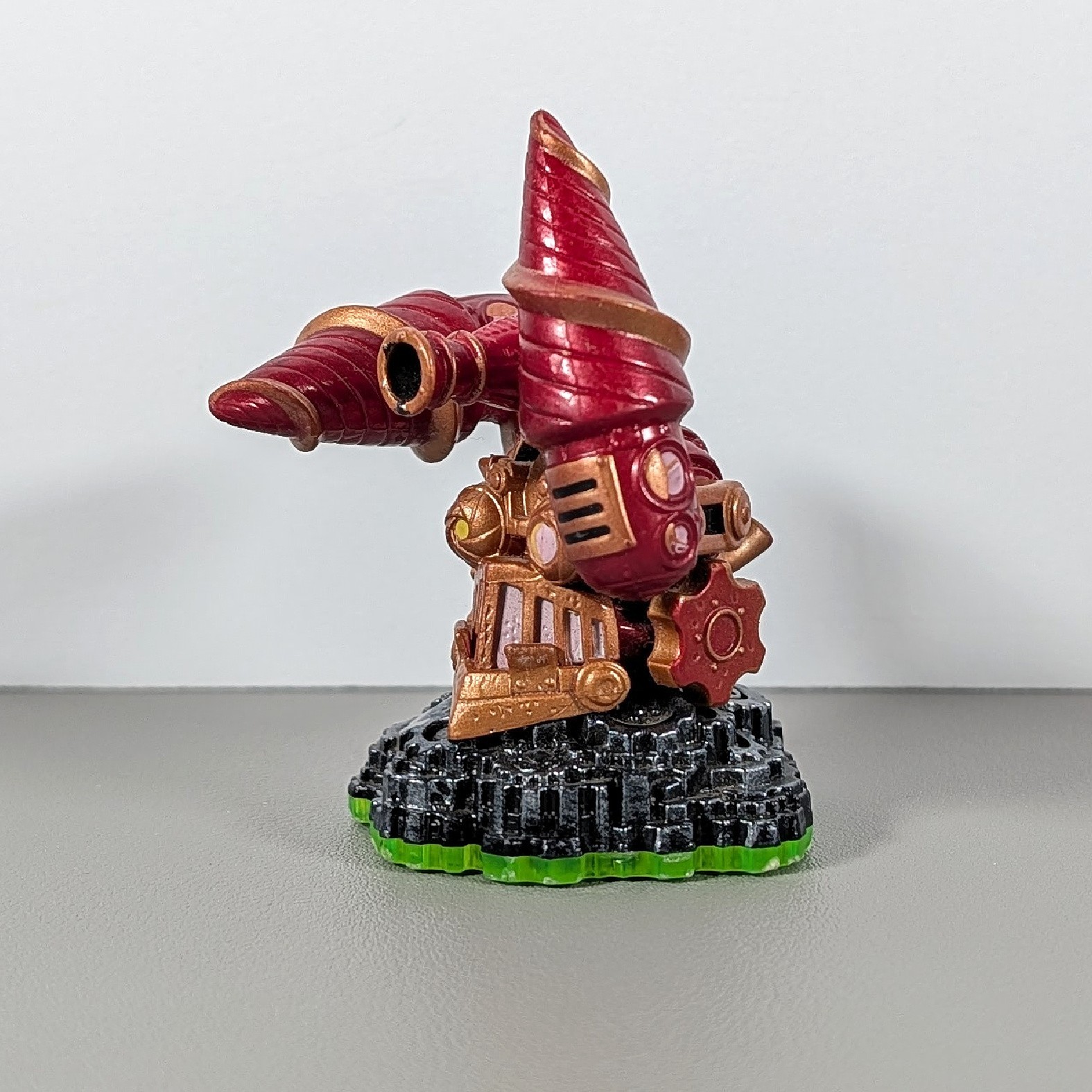 Skylanders Spyro’s Adventure Figure – Drill Sergeant (Green Base)