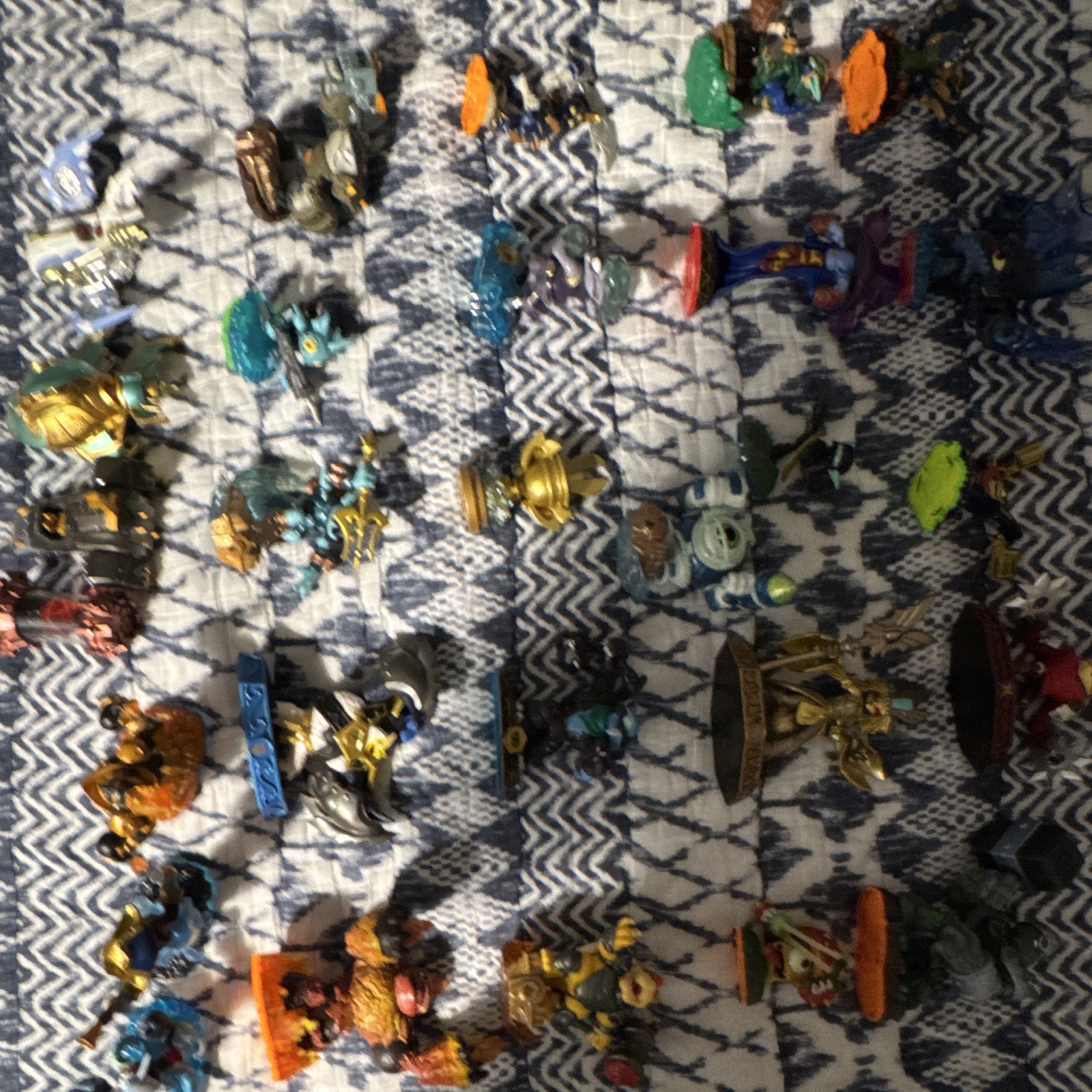 Activision Skylanders lot 25+ Wii + Portal/Base + Stealth Elf