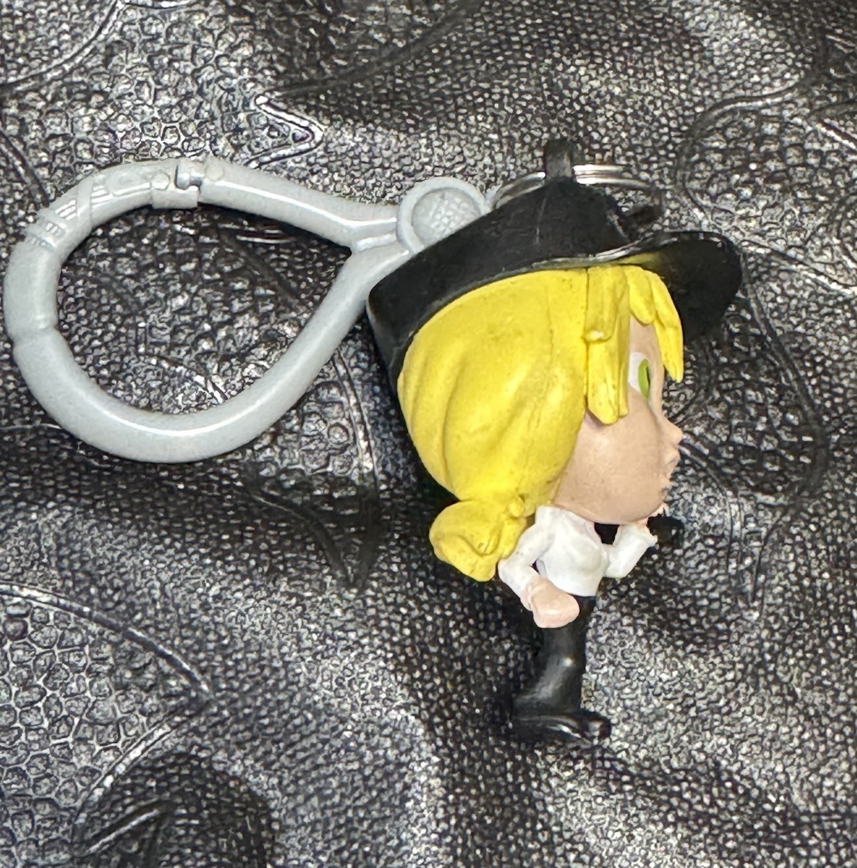 Five Nights at Freddy’s Security Breach VANESSA Backpack Clip Keychain