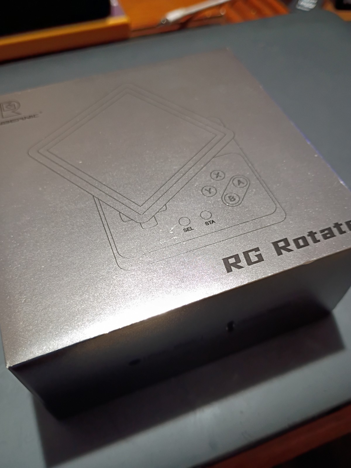 Anbernic – RG Rotate with a Custom 256GB Game Card ** Mint Condition**
