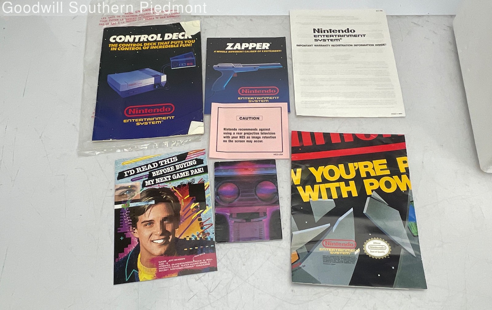 Nintendo NES Deluxe Set with Rob the Robot Complete CIB – Tested