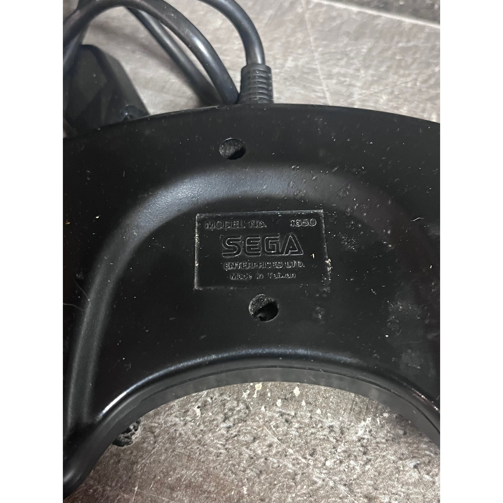 Sega Genesis Control Pad Model 1650 3-Button Wired Controller with Original Box