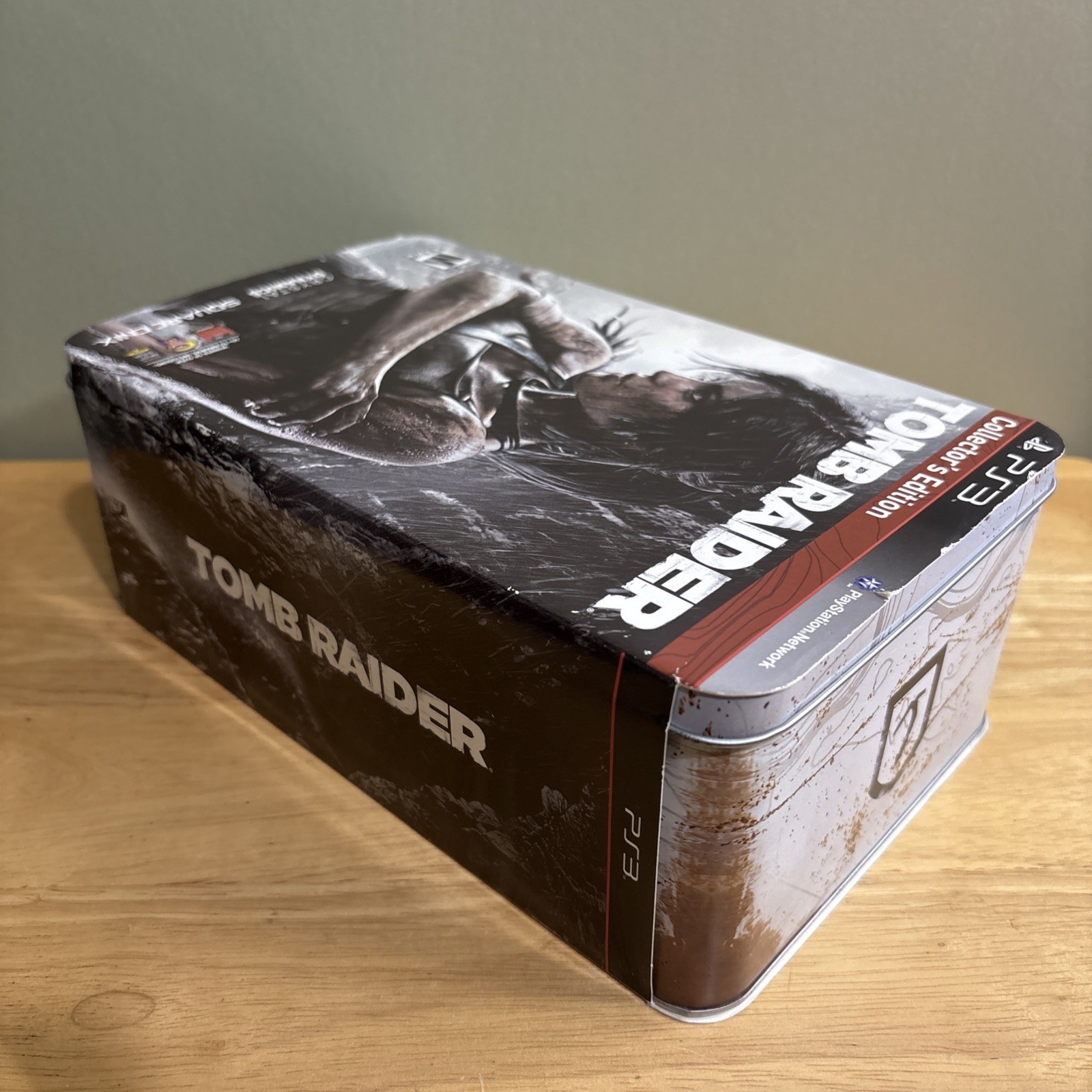 Playstation 3: Tomb Raider Tin Box Collector’s Edition | Incomplete / Used