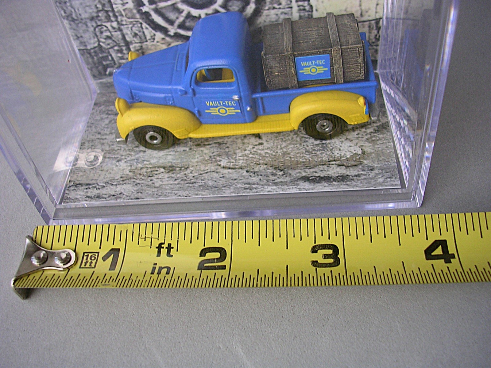 Fallout Vault-tec Matchbox Truck mini diorama