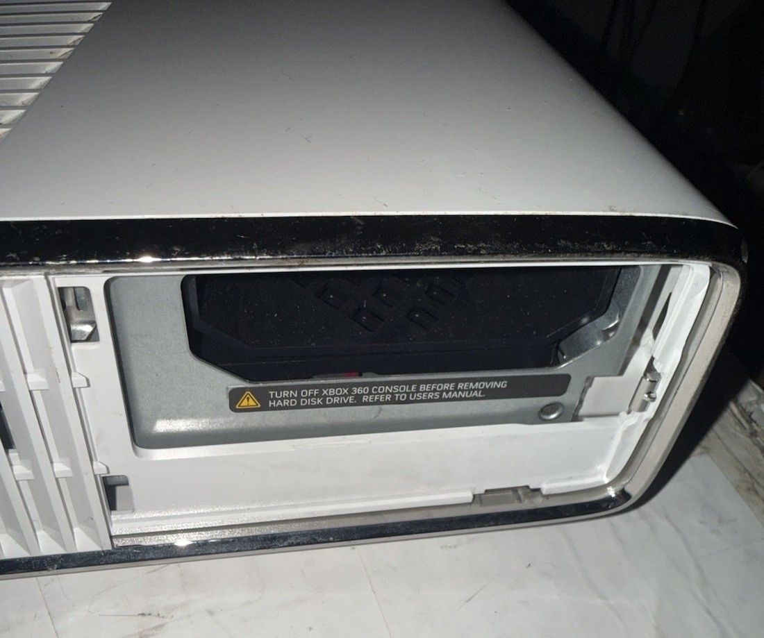 Microsoft Xbox 360 S White Glossy Console ONLY Tested Working *NO HARD DRIVE*