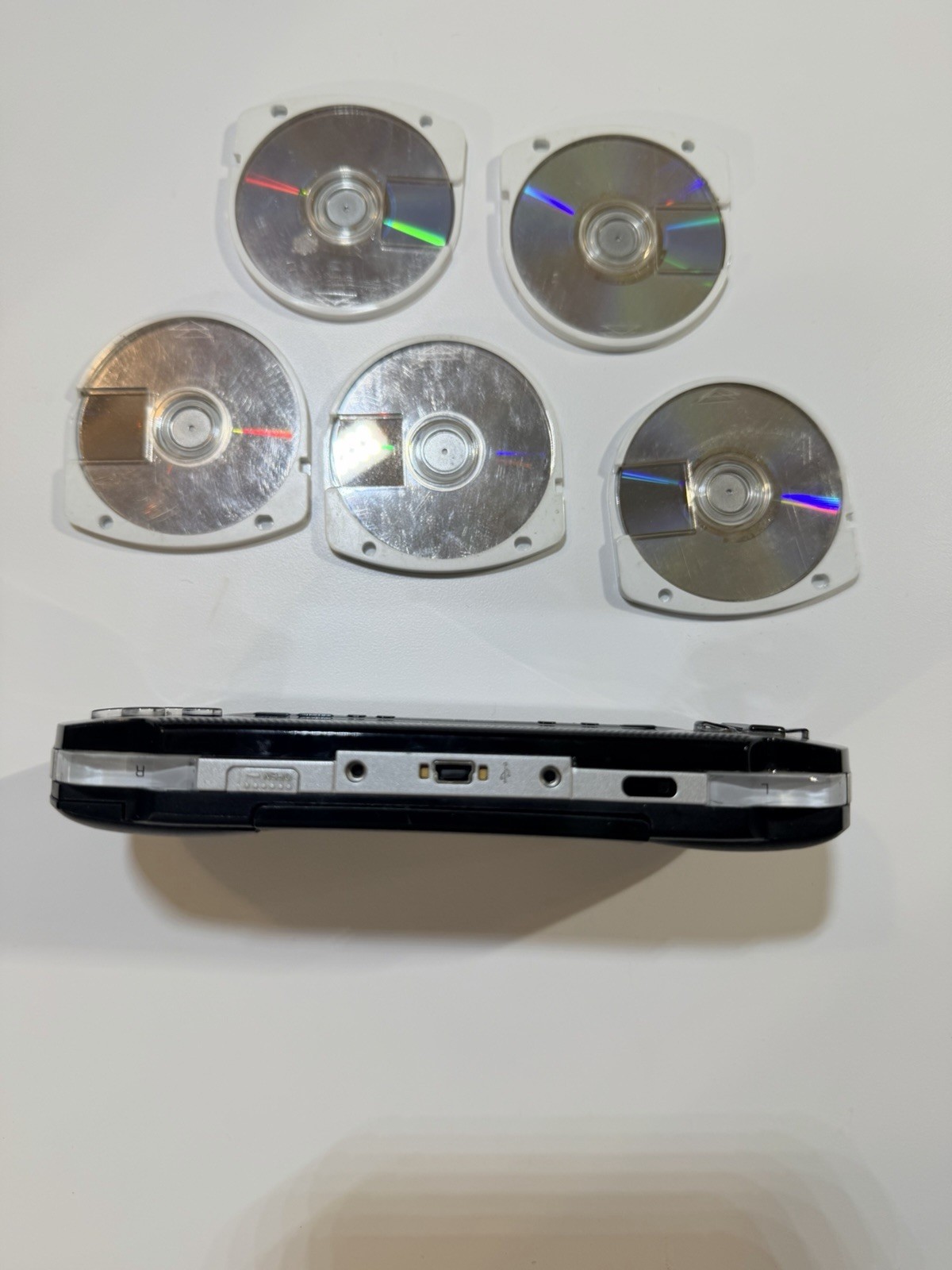 Sony PSP-1001 PlayStation Portable – Black W/6 Discs. Tested Working