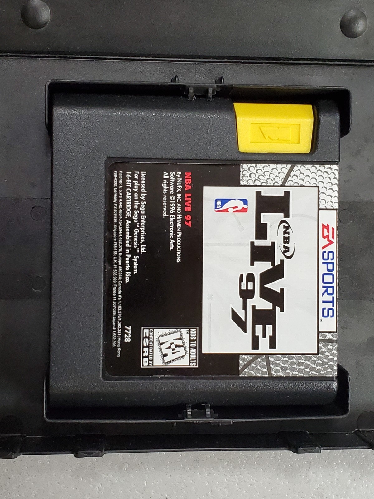 NBA Live 97 (Sega Genesis, 1996) COMPLETE w/ Box manual game WORKS! 1997