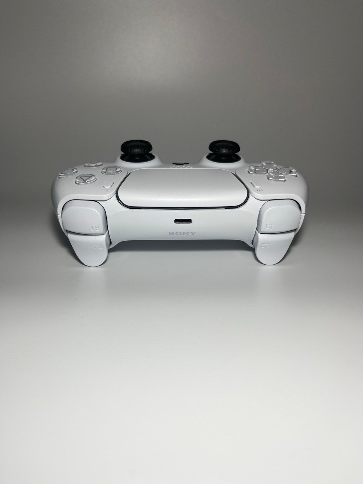 White PS5 Controller – UPGRADED TMR (Zero Drift)