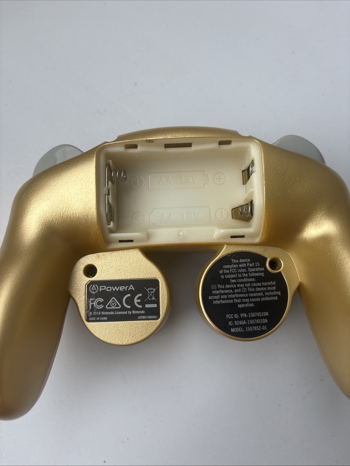 Nintendo Switch Controller GameCube Style Gold Turns ON Battery’s Not Included